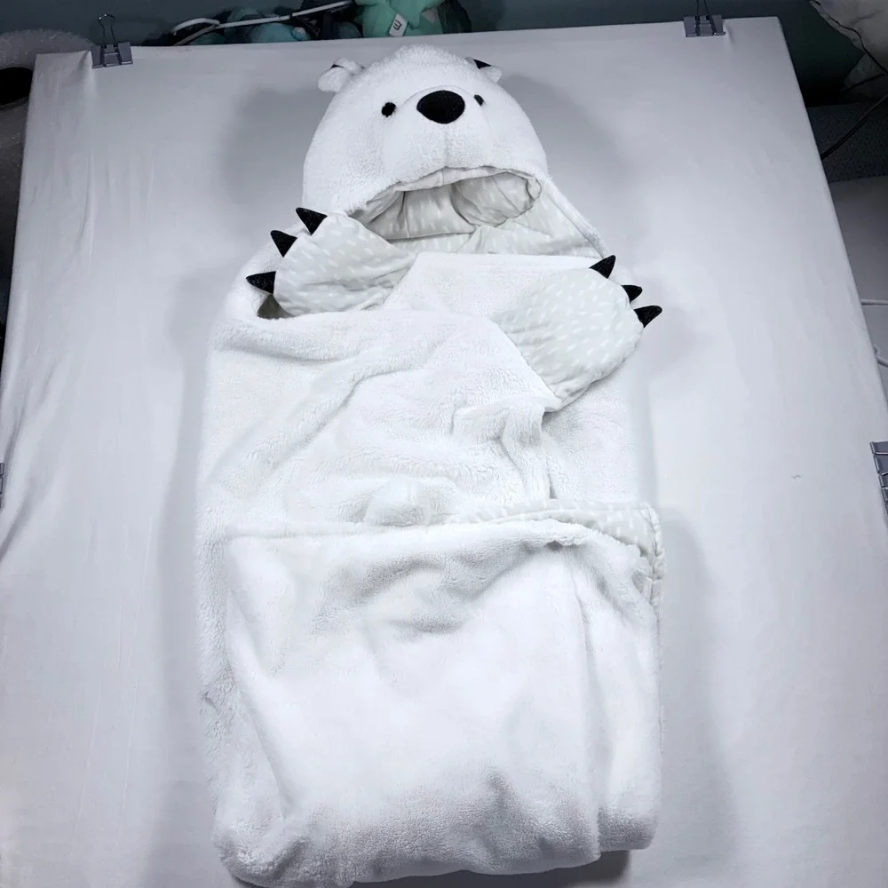 Pillowfort Polar Bear Hooded Wearable Blanket White Faux Fur Paw Pockets Kids